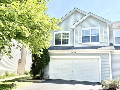 1329 Newport St, Mundelein, IL 60060