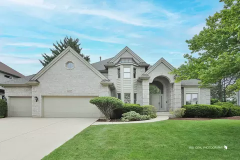 1127 Courtland Pl, Aurora, IL 60502