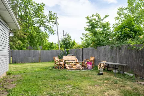 Exterior - 265 Slade Ave, Elgin, IL 60120 photo 4 of 4