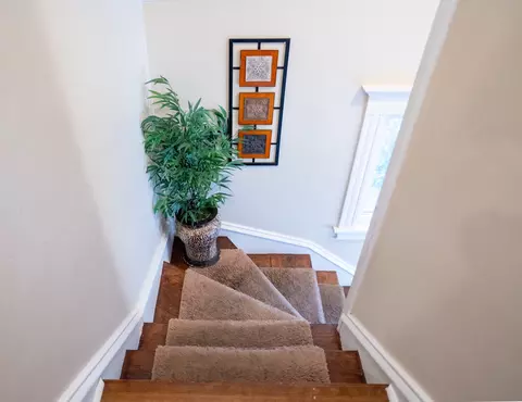 Entry Way - 265 Slade Ave, Elgin, IL 60120 photo 3 of 4