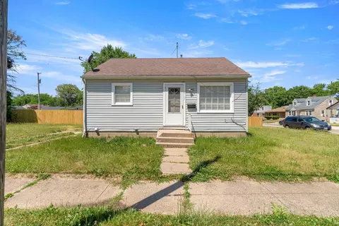 2120 Grenshaw St, Rockford, IL 61101