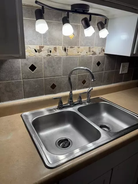 Kitchen - 1030 W 18th St #GN, Broadview, IL 60155 photo 4 of 4