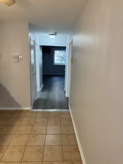 Entry Way - 1030 W 18th St #GN, Broadview, IL 60155 photo 2 of 2