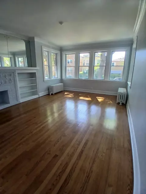 Living - 5633 N Artesian Ave, Chicago, IL 60659 photo 1 of 2