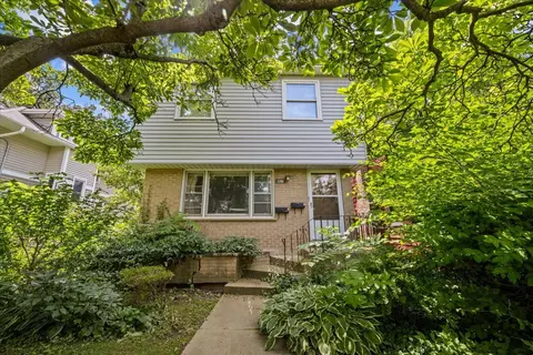 2490 Green Bay Rd, Highland Park, IL 60035