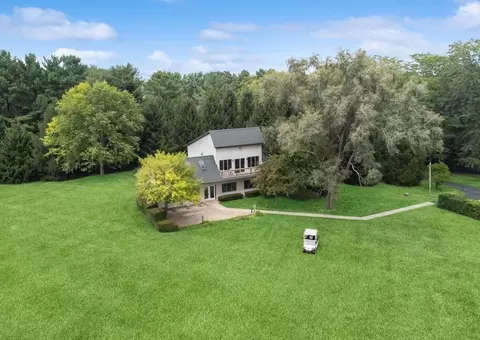 12266 N Grove Rd, Sycamore, IL 60178