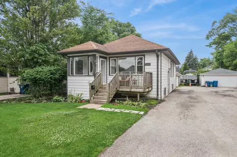 134 S Pick Ave, Elmhurst, IL 60126