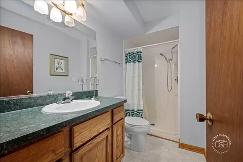 Bath - 421 Kickapoo Ave, Batavia, IL 60510 photo 2 of 2