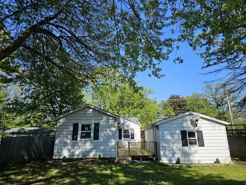 3015 Ezekiel Ave, Zion, IL 60099