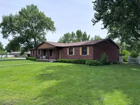 742 Shadwell St, Flora, IL 62839 photo 2