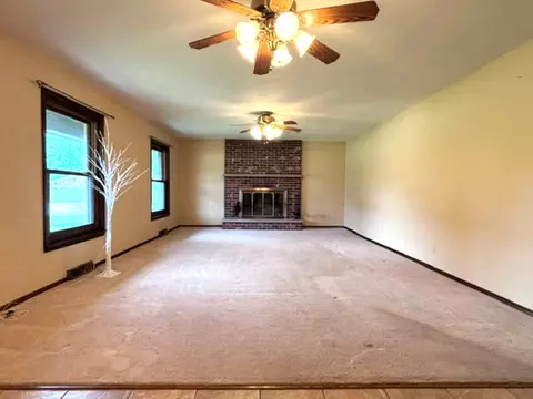 742 Shadwell St, Flora, IL 62839 photo 13