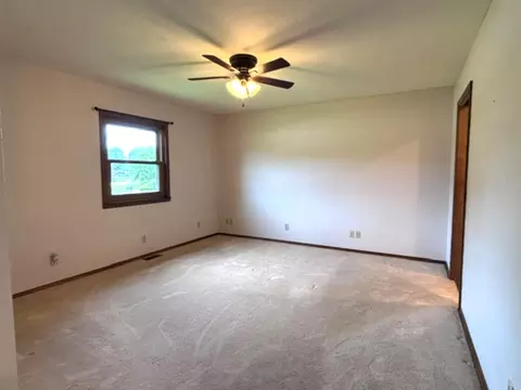 742 Shadwell St, Flora, IL 62839 photo 15