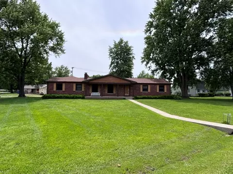 742 Shadwell St, Flora, IL 62839 photo 3