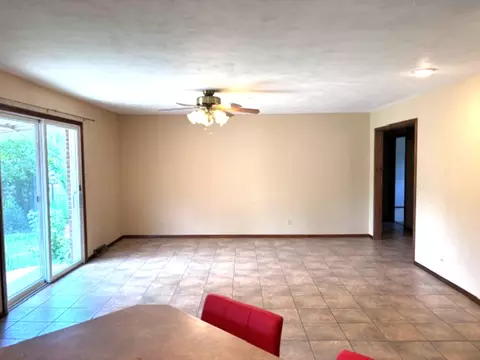 742 Shadwell St, Flora, IL 62839 photo 12
