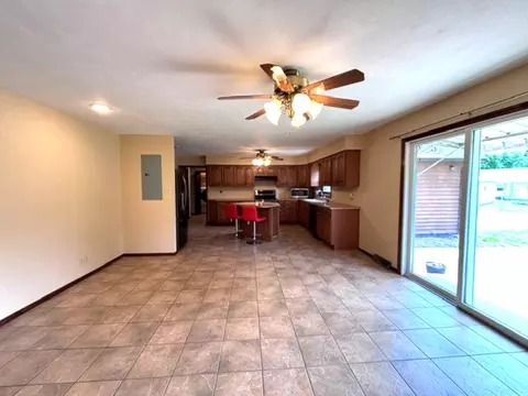 742 Shadwell St, Flora, IL 62839 photo 11