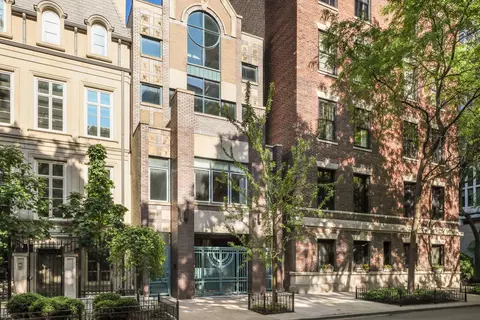 1239 N State Pkwy #2, Chicago, IL 60610