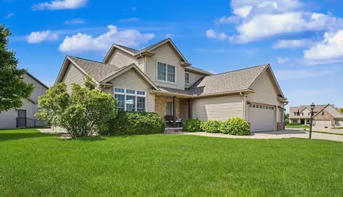 1807 Horizon Ct, Mahomet, IL 61853