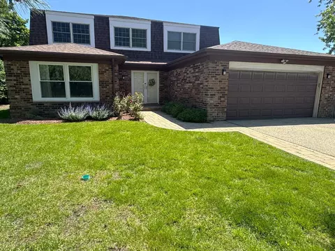 11 Birchwood Ave, Deerfield, IL 60015