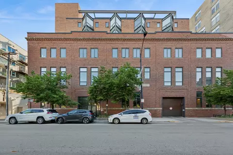 222 S Racine Ave #205, Chicago, IL 60607