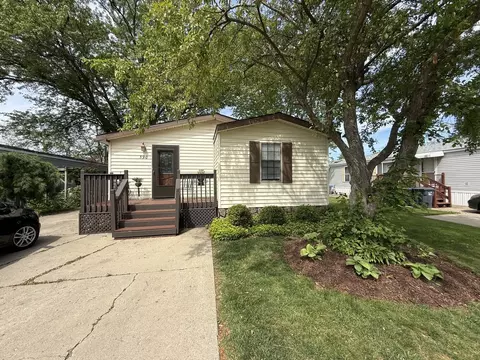 38569 N Sheridan Rd #390, Beach Park, IL 60099