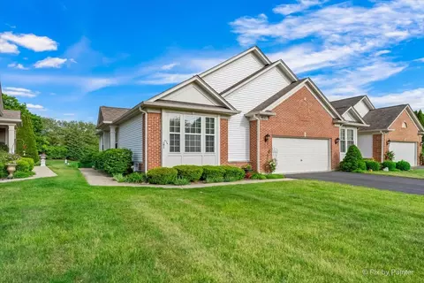 4041 Whitehall Ln, Algonquin, IL 60102