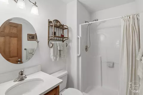 Bath - 486 Maytree Ln, Peotone, IL 60468 photo 3 of 3