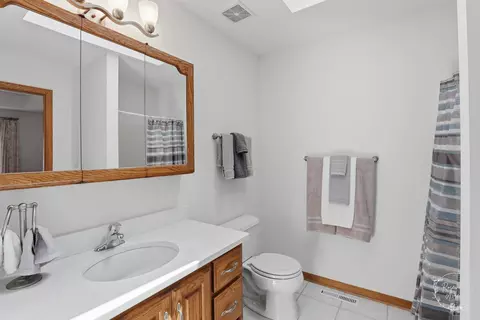 Bath - 486 Maytree Ln, Peotone, IL 60468 photo 1 of 3