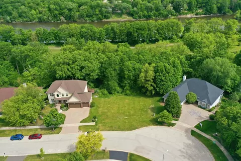207 Windham Cir, Yorkville, IL 60560