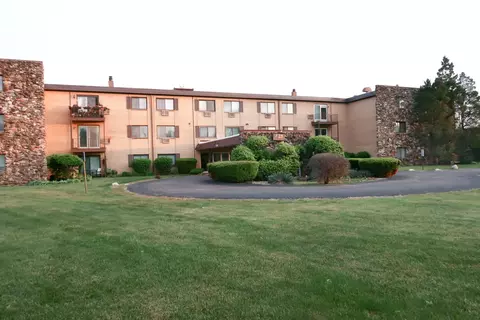 725 W Dempster St #308, Des Plaines, IL 60016
