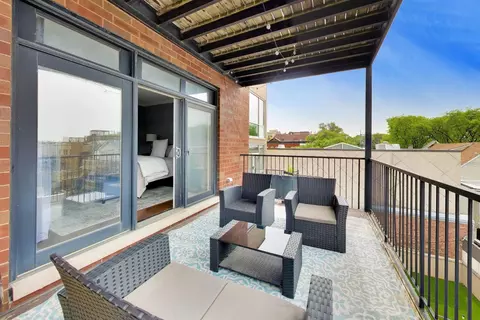 Exterior - 2912 N Sheffield Ave #3S, Chicago, IL 60657 photo 6 of 6