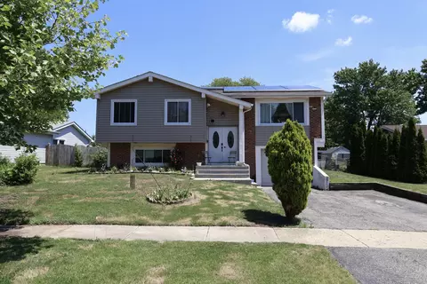 212 Lexington Dr, Bolingbrook, IL 60440