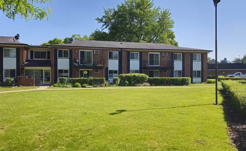 2431 E Brandenberry Ct #2M, Arlington Heights, IL 60004