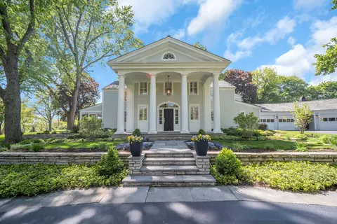 32 Otis Rd, Barrington Hills, IL 60010