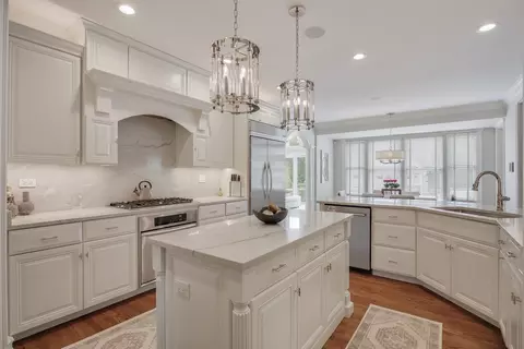 Kitchen - 1726 Kay Rd, Wheaton, IL 60187 photo 2 of 4