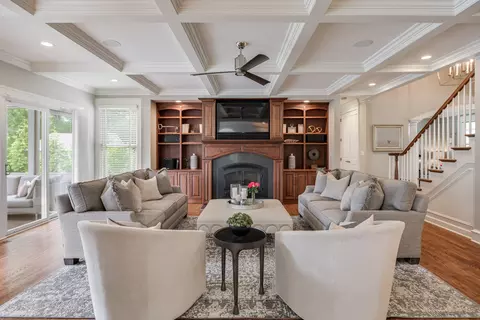 Living - 1726 Kay Rd, Wheaton, IL 60187 photo 2 of 4