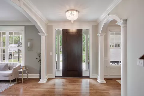 Entry Way - 1726 Kay Rd, Wheaton, IL 60187 photo 2 of 3