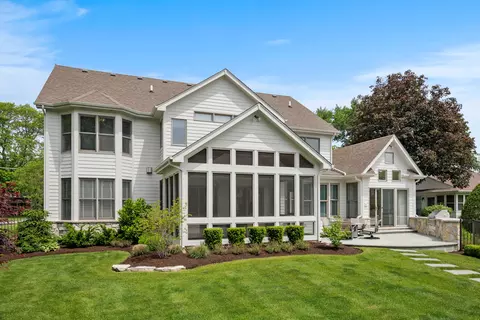 Exterior - 1726 Kay Rd, Wheaton, IL 60187 photo 3 of 8