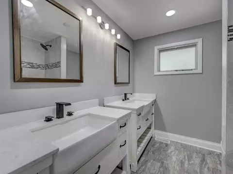 Bath - 23126 W Oak St, Plainfield, IL 60544 photo 1 of 1