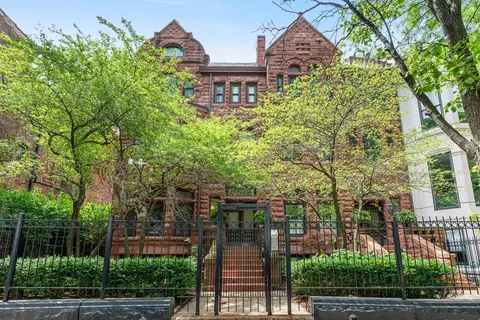 1226 N Dearborn St #C, Chicago, IL 60610