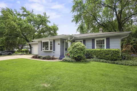 30 W111 Bruce Ln, Naperville, IL 60563