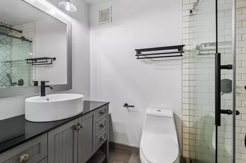 Bath - 30 E Huron St #908, Chicago, IL 60611 photo 1 of 2