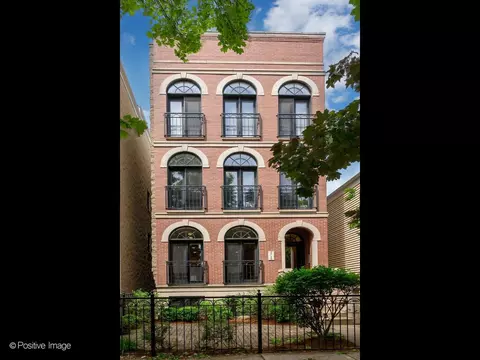 2718 N Wayne Ave #1, Chicago, IL 60614