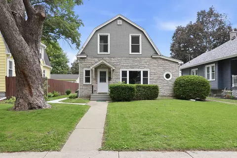 2808 E 18th St, Davenport, IA 52803