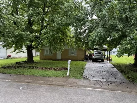 309 S Birchlane Dr, Carbondale, IL 62901