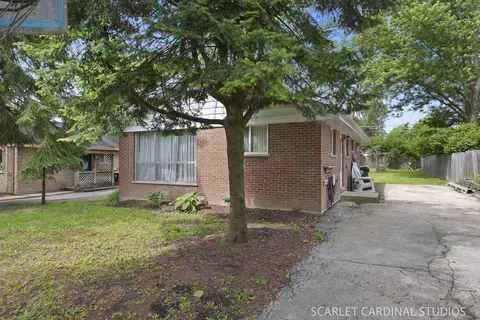 3 S550 Wilbur Ave, Warrenville, IL 60555
