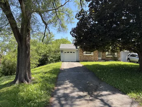 7 S427 Olympia Ct, Naperville, IL 60540