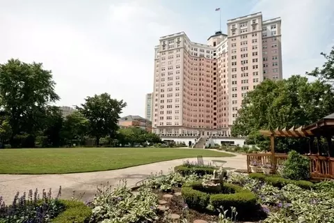 5555 N Sheridan Rd #515, Chicago, IL 60640