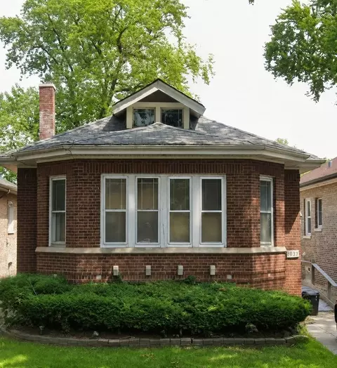 8037 S Paxton Ave, Chicago, IL 60617