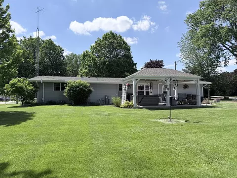 617 S Linn St, Shannon, IL 61078