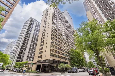 850 N Dewitt Pl #9AC, Chicago, IL 60611
